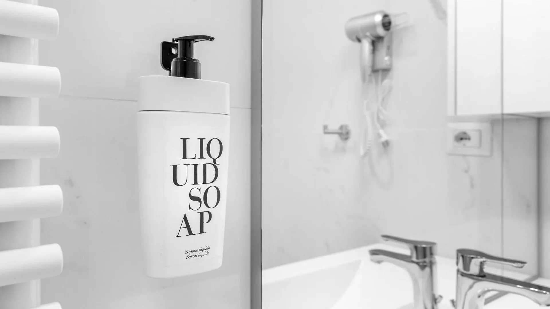 Отель Ponale Suites Foresteria Lombarda Милан
